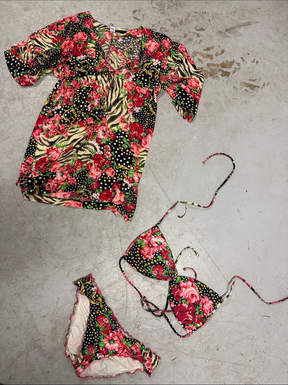 LULI FAMA Floral & Polka Dot Bikini Set with Cover-Up - Black & Red Like New S/M